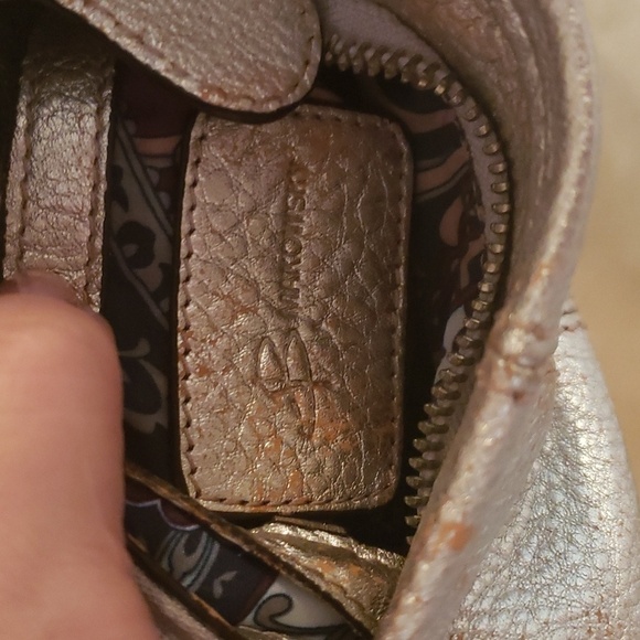 B. Makowsky Silver Distressed Leather Crossbody Handbag - Picture 7 of 13